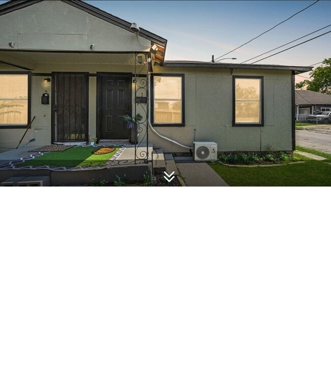 Photo - 3707 Bremond St