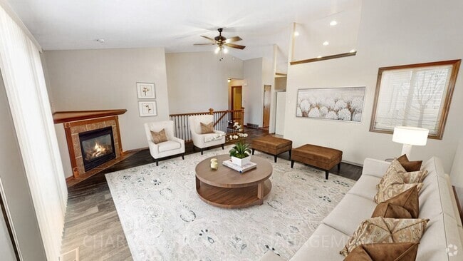 Building Photo - RARE TO FIND 4 BEDROOM, 2 BATH TOWN HOME, ...