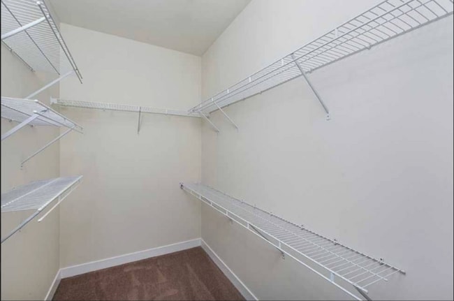 Photo - 673 W Wayman St