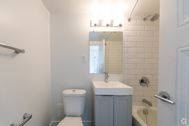 2BR, 1BA - Bathroom