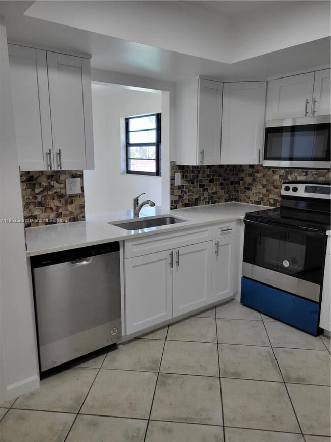 Photo - 1821 NE 40th Ct Unit 302