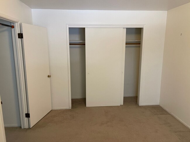 Building Photo - One level home with one car garage