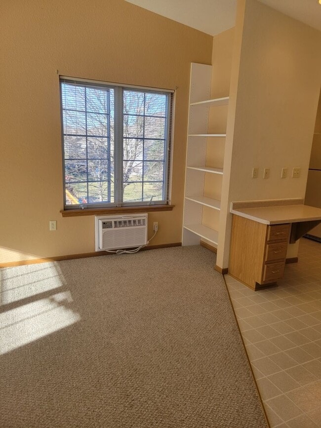 Photo - 606 W State St Unit 606 Apt#7
