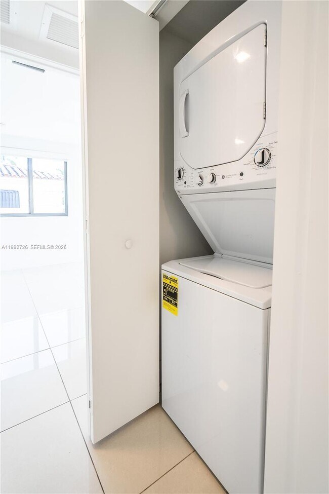 Photo - 1971 Bay Dr Unidad 104