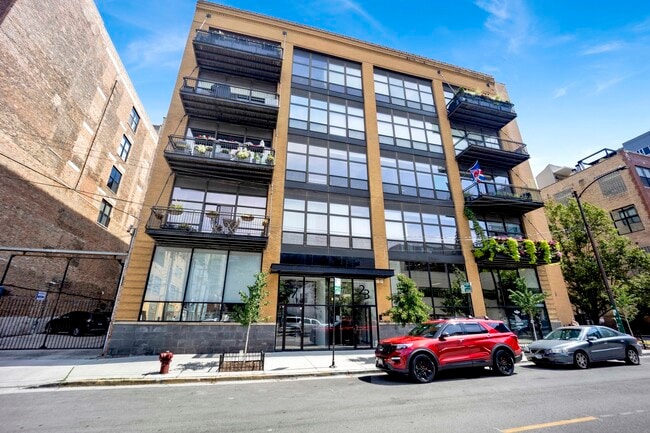 Building Photo - 23 N Green St