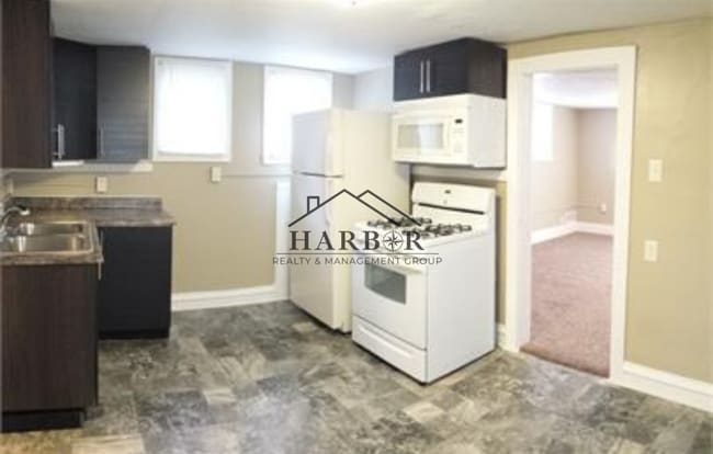 Building Photo - 322 6th St SE Unit 3 Rental