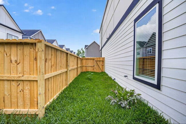 206 Clark Rd