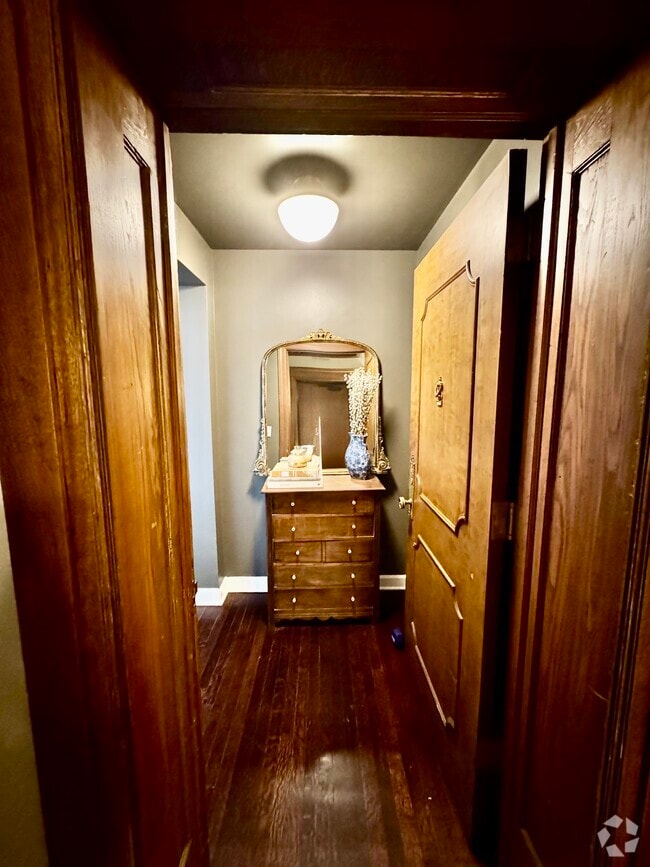 Building Photo - 559 W Surf St Unit 501 Rental