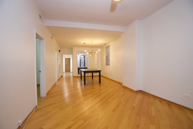 Building Photo - 2620 W Superior St Unit J09P