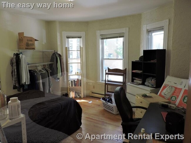 Building Photo - 279 Pearl St Unit #1R