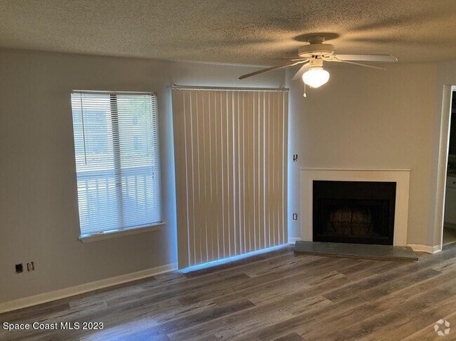 Building Photo - 3585 Sable Palm Ln Unit G Rental