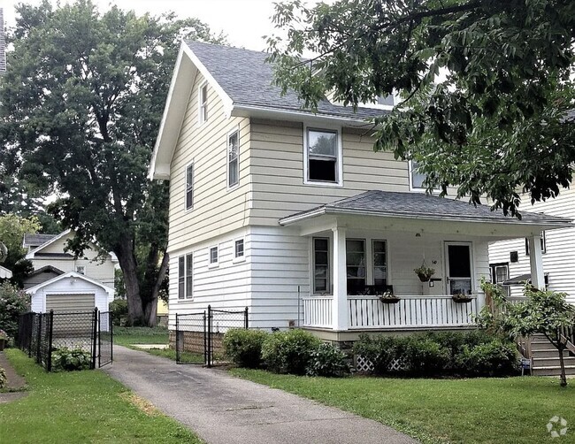 Building Photo - 149 Maxwell Ave Rental