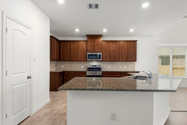 Photo - 236 Scarlet Maple Wy