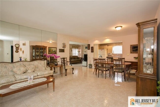 Photo - 15 Clemmens Ct