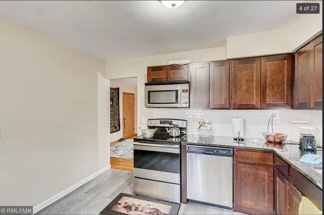 Photo - 403 W 74th St