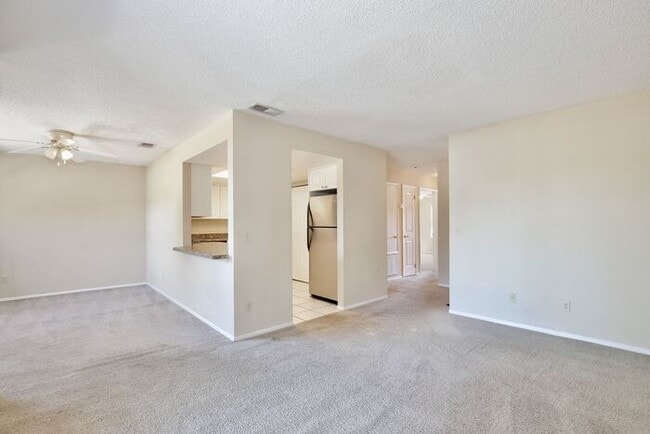 Photo - Spacious 2/2 Condo Located in the Gated Community of Hawthorne Village - Orlando!