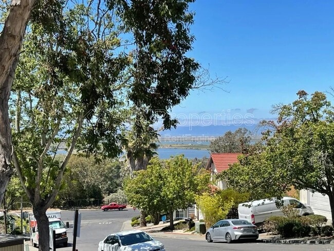 Building Photo - 355 Parkview Terrace Unit Apt H5