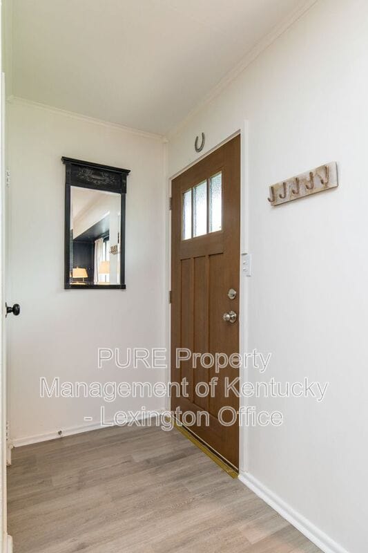 Photo - 321 Mockingbird Ln