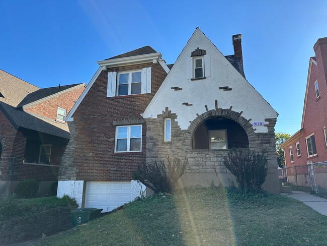 Building Photo - Bond Hill- Charming 3 bedroom 1 Bath