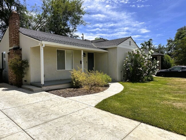 Photo - Beautiful 2-Bedroom Home with Large Backyard
