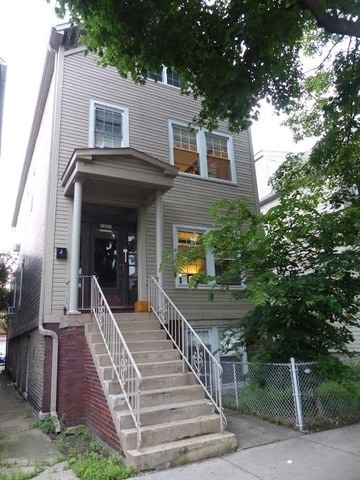 Building Photo - 1541 W Barry Ave