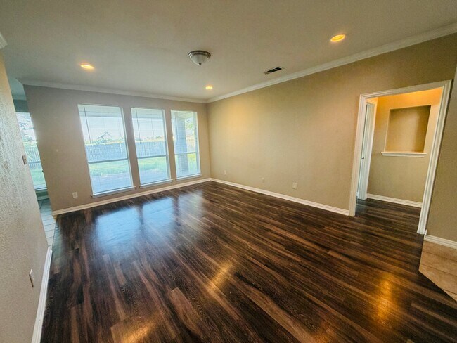 5904 Blackmon Ct
