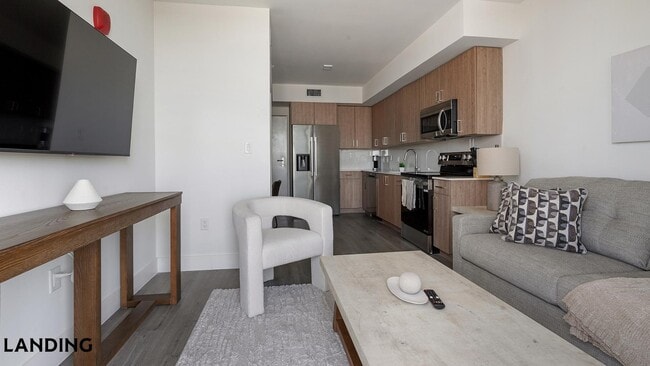 Photo - 1025 E 25th St Unit 605