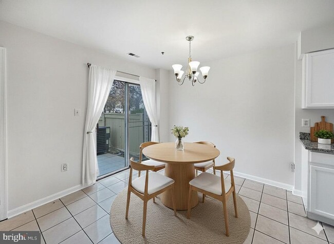 Photo - 102 Crossbill Way