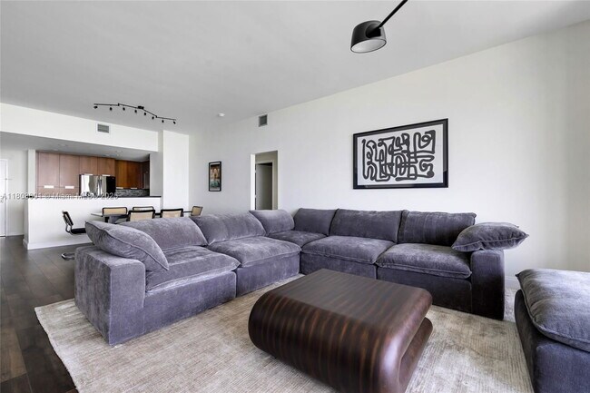 Photo - 7901 Hispanola Ave Unidad 1605 Rental