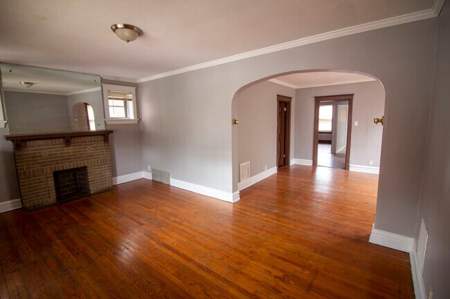 Photo - 3260 Michigan Ave Unit 3260