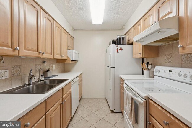 Photo - 1420 Locust St Unit 25E