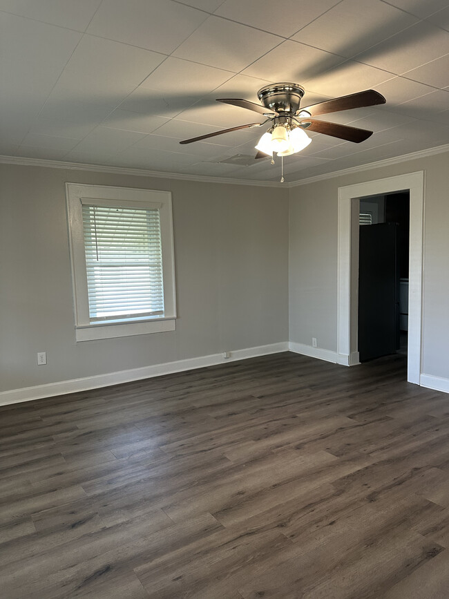 Photo - 615 Cassville Rd SE