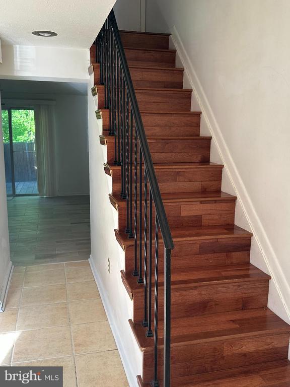 Photo - 1805 Dutch Village Dr