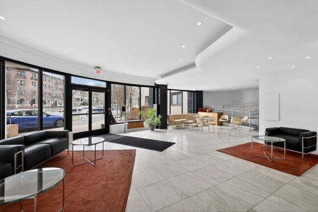 Photo - Sunlit Studio Steps from Cleveland Park Metro