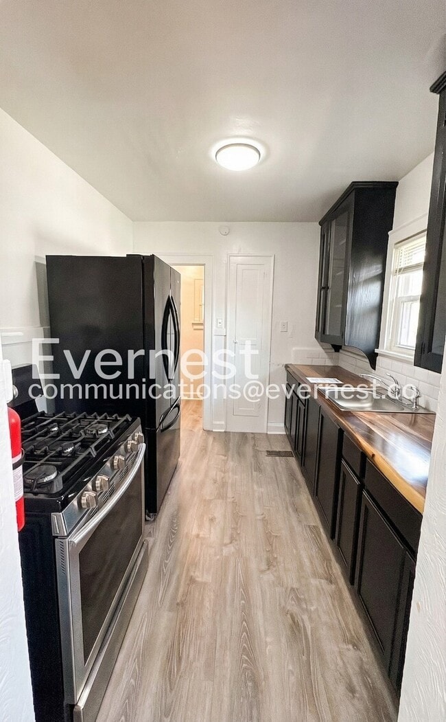 Photo - 2242 E 70th St