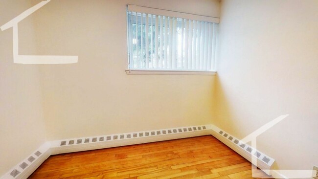 Photo - Spacious newly updated studio with dishwasher