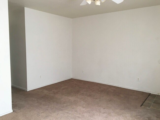 Photo - 1505 Benttree Dr Unit A