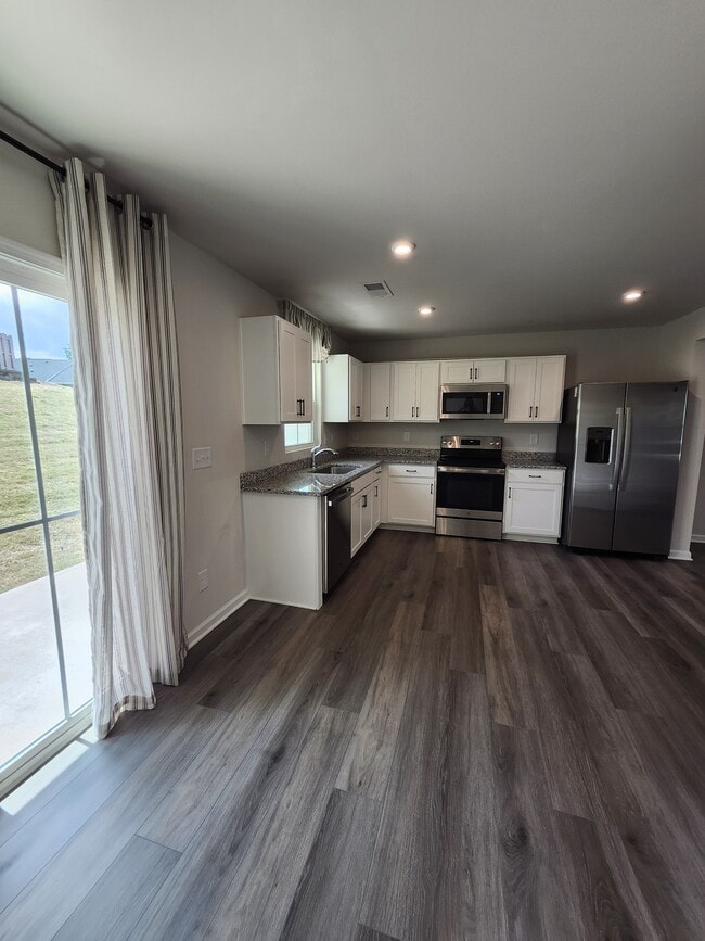 Photo - 116 Forthside Wy