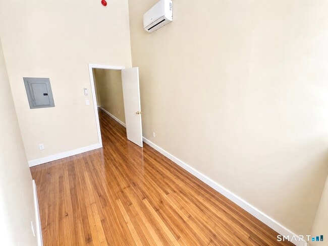 105 Bank St Unit 1F