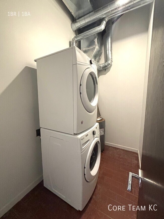 Photo - 1180 E 30th St Unidad 238