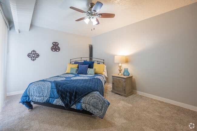 1BR, 1BA - 778SF - Bedroom