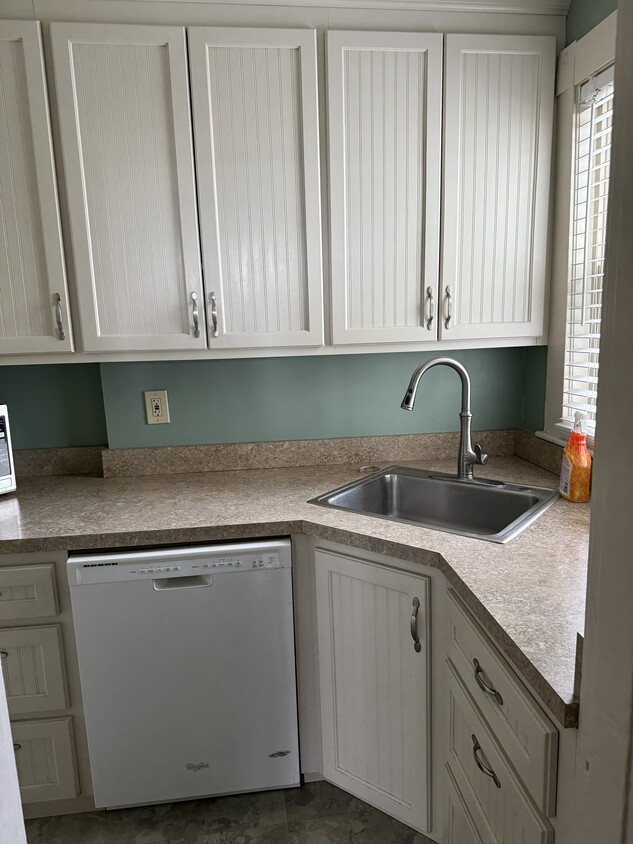 Photo - 384 North Rd (N Chelmsford, MA)