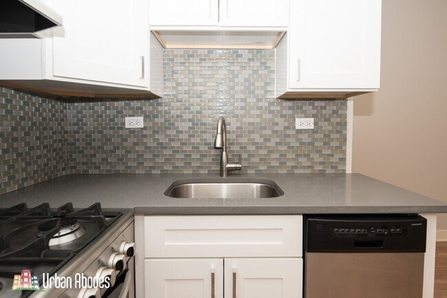 Photo - 535 W Belmont Ave Unit A06C