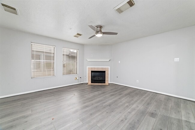Photo - 10810 Meadow Walk Ln