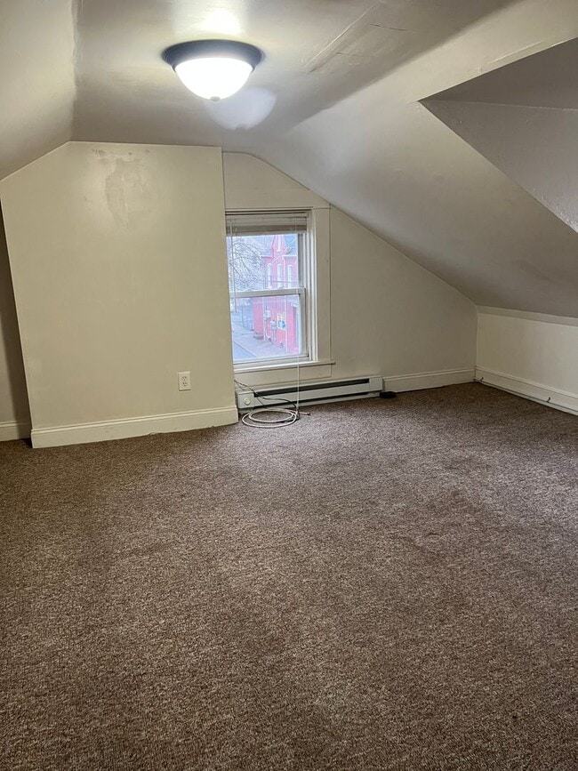 Building Photo - 605 High St Unit 1