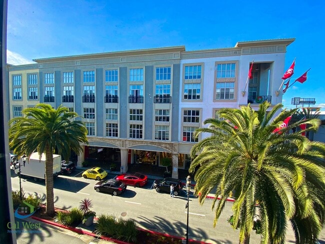 Building Photo - $3595.00 - Luxury 1/1.5 Santana Row with Bonus room