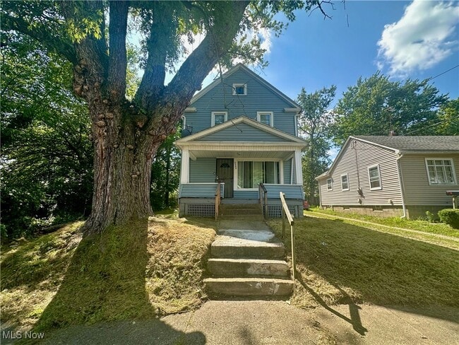 Building Photo - 2302 9th St SW Rental