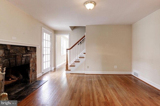 Photo - 1300 N Taylor St