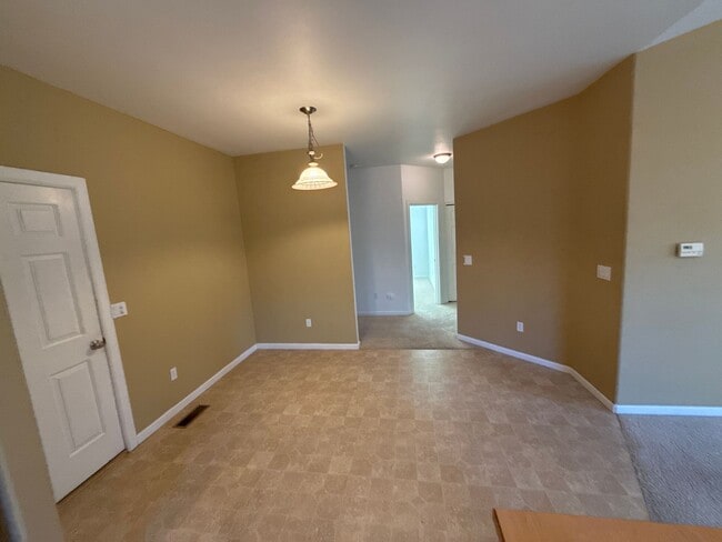 Photo - 21183 Copperfield Avenue