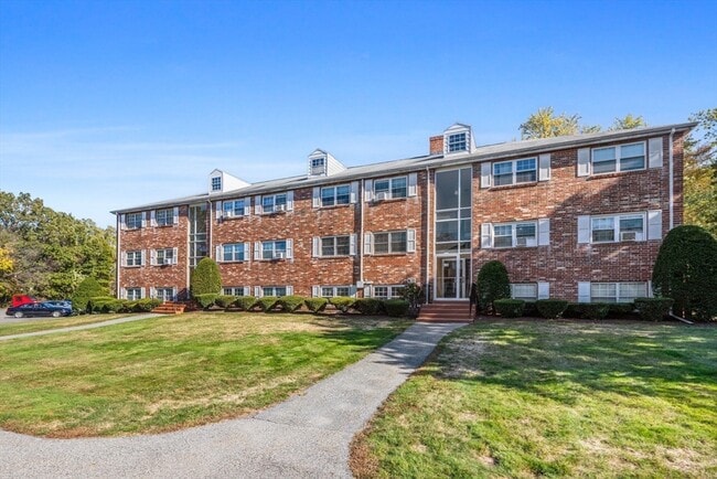 Building Photo - 90 Edgelawn Ave Unit 1